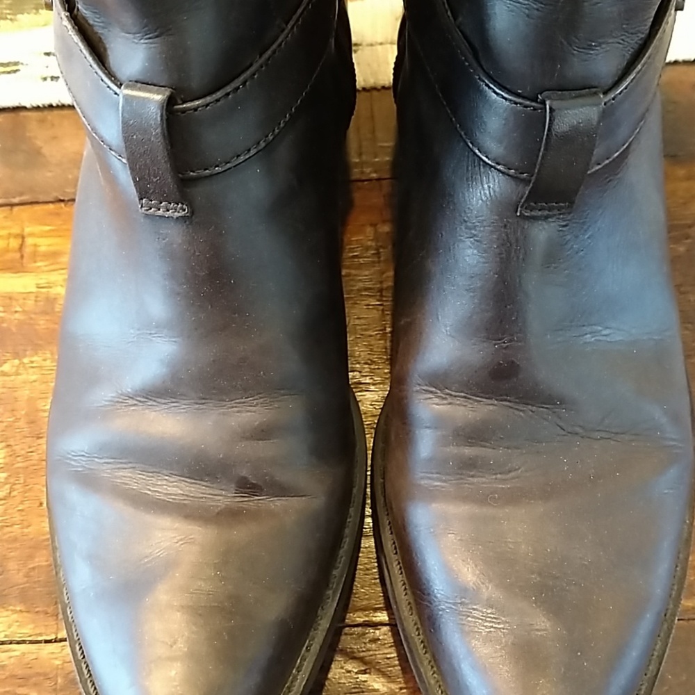 Boots - Picture 3 of 4